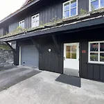 Spacious For Up To 5 Guests *