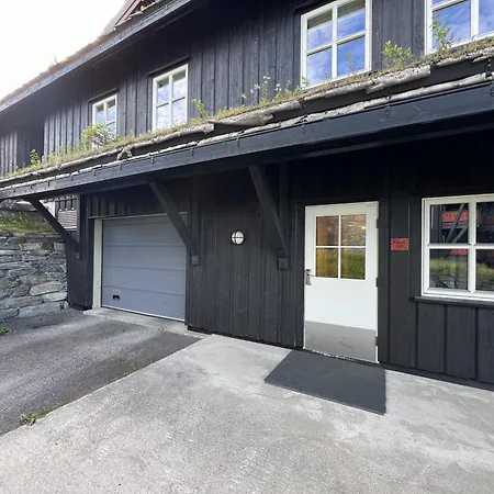 Spacious For Up To 5 Guests *