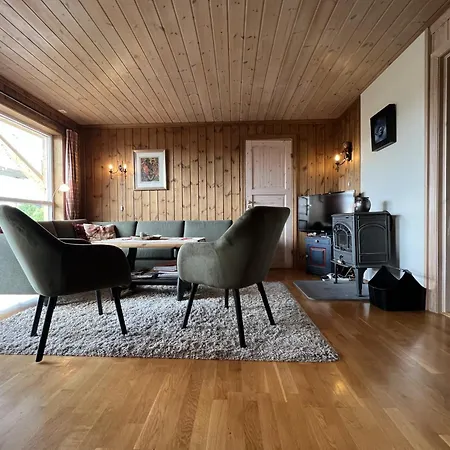 Spacious For Up To 5 Guests Leilighet Beitostolen